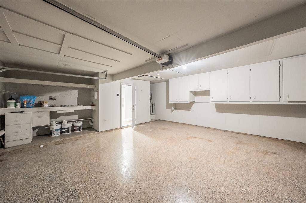 728 Glenhaven Drive, Hurst, TX 76054