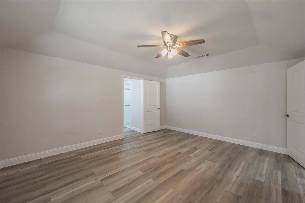 728 Glenhaven Drive, Hurst, TX 76054