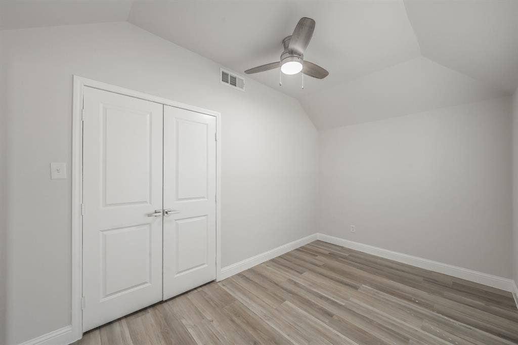 728 Glenhaven Drive, Hurst, TX 76054