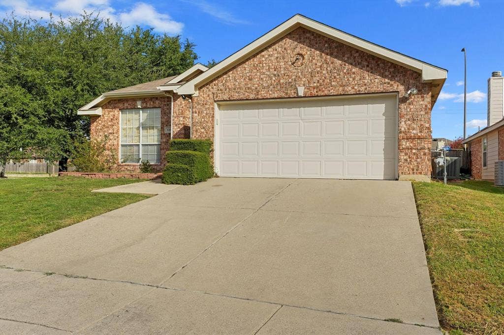 1101 Bellcrest Drive, Arlington, TX 76002 1101 Bellcrest Drive, Arlington, TX 76002