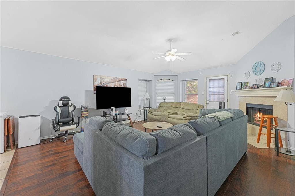 1101 Bellcrest Drive, Arlington, TX 76002 1101 Bellcrest Drive, Arlington, TX 76002
