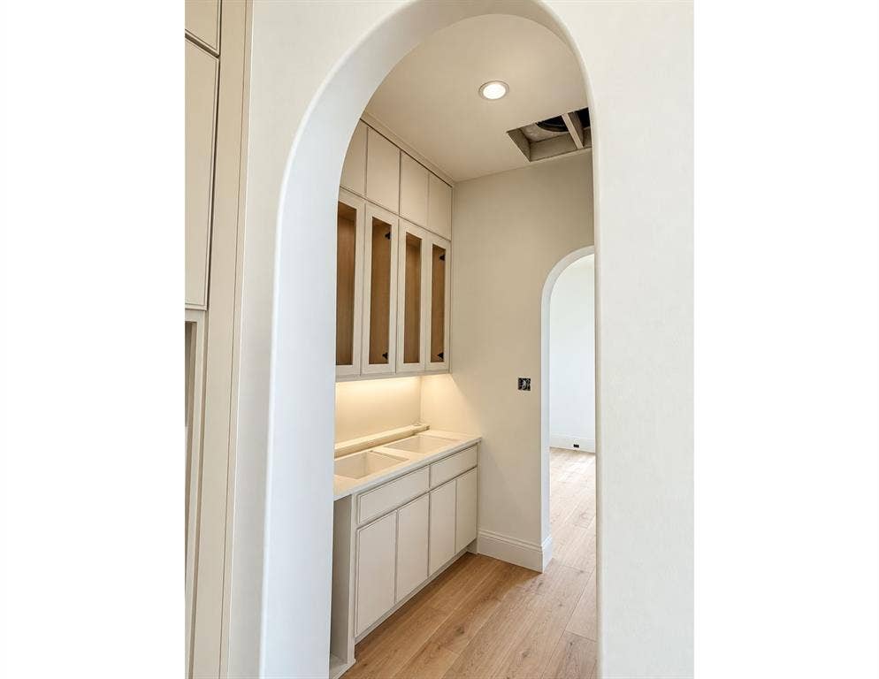 6803 Kenwell Street, Dallas, TX 75209 6803 Kenwell Street, Dallas, TX 75209
