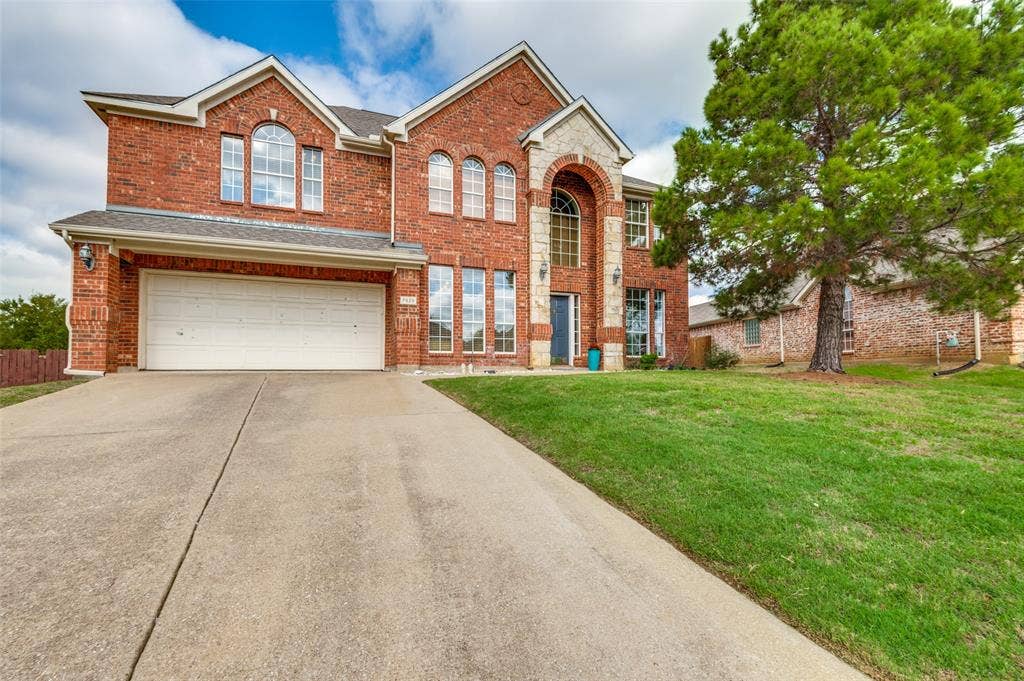 7929 Stansfield Drive, Fort Worth, TX 76137