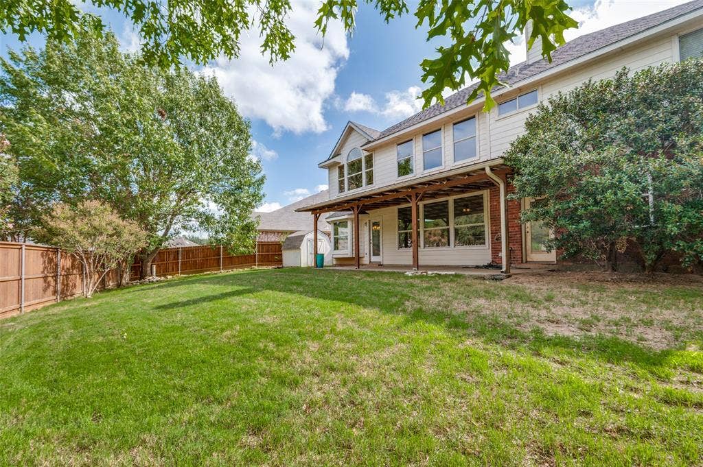 7929 Stansfield Drive, Fort Worth, TX 76137