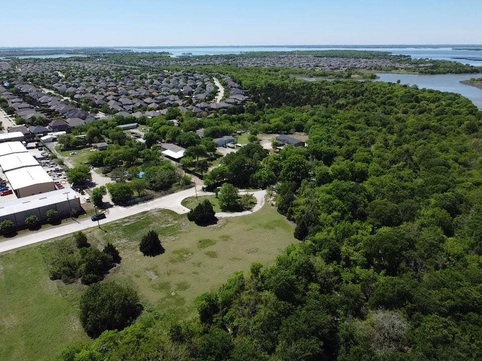130 Sherry Lane, Hackberry, TX 75036