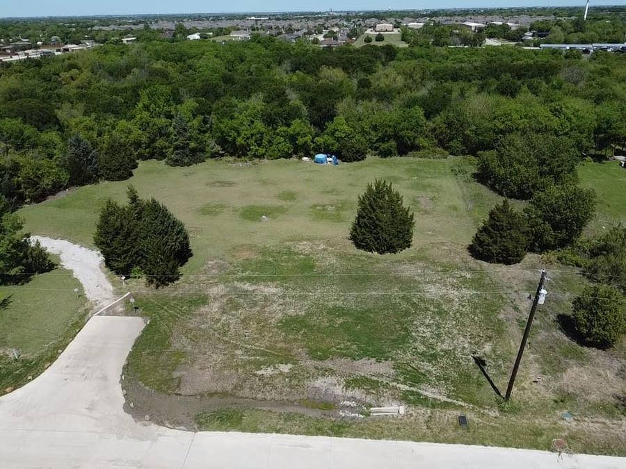 Property photo for 130 Sherry Lane, Hackberry, TX