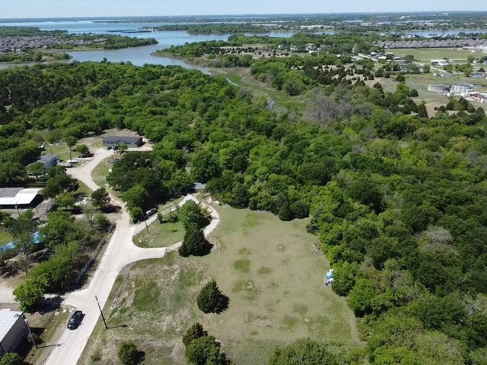 130 Sherry Lane, Hackberry, TX 75036