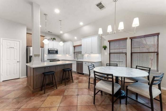 7511 Quiet Trace Ln, Pearland, TX 77581 7511 Quiet Trace Ln, Pearland, TX 77581