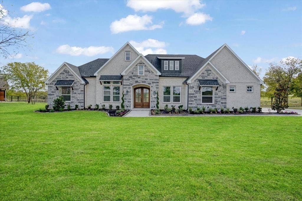 65 Red Bird Lane, Bells, TX 75414