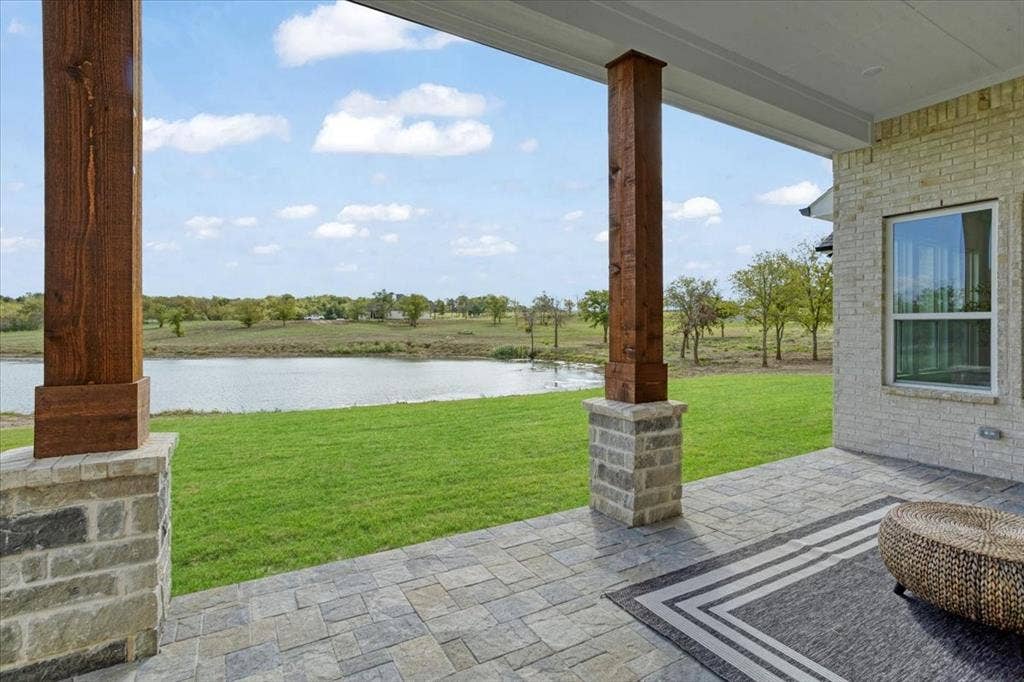65 Red Bird Lane, Bells, TX 75414