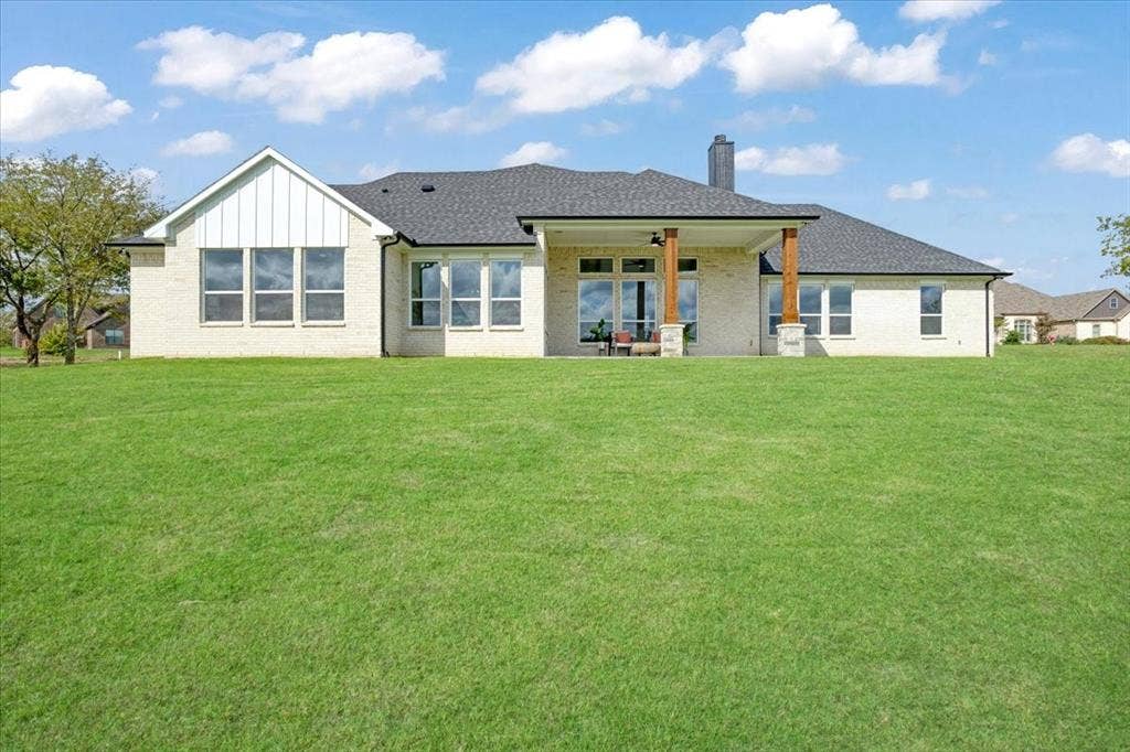 65 Red Bird Lane, Bells, TX 75414