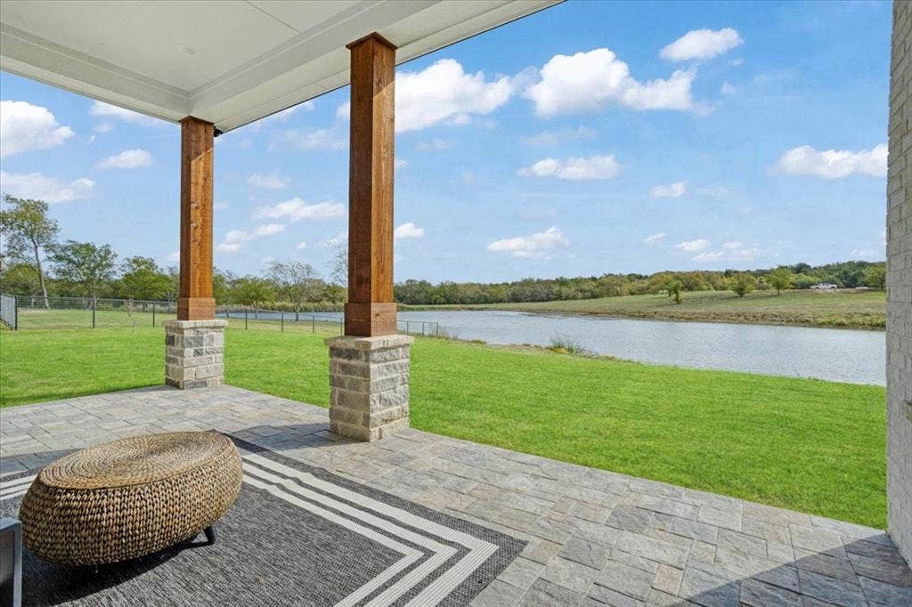 65 Red Bird Lane, Bells, TX 75414