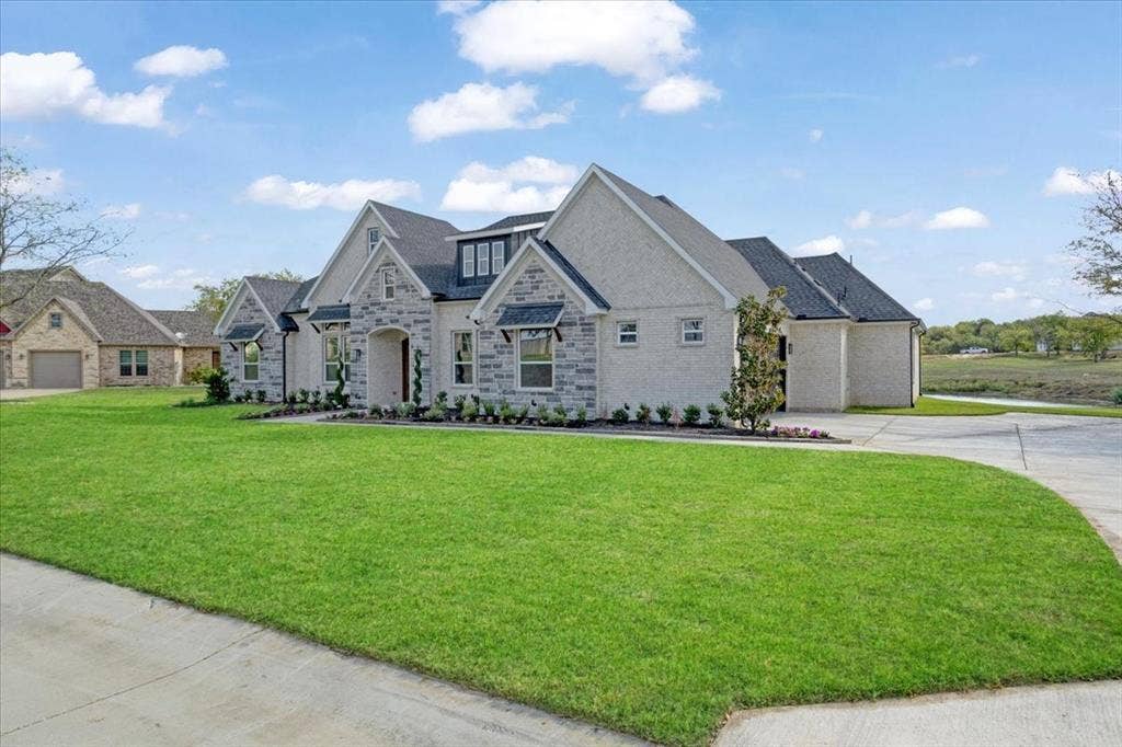65 Red Bird Lane, Bells, TX 75414