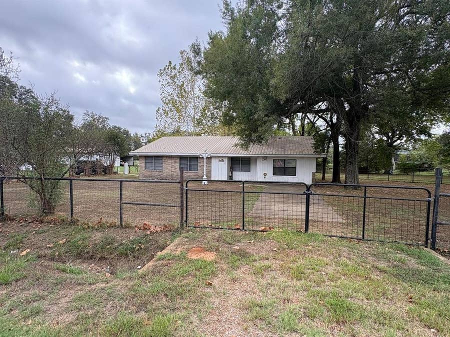 Property photo for 1150 County Road 43900, #43900, Paris, TX