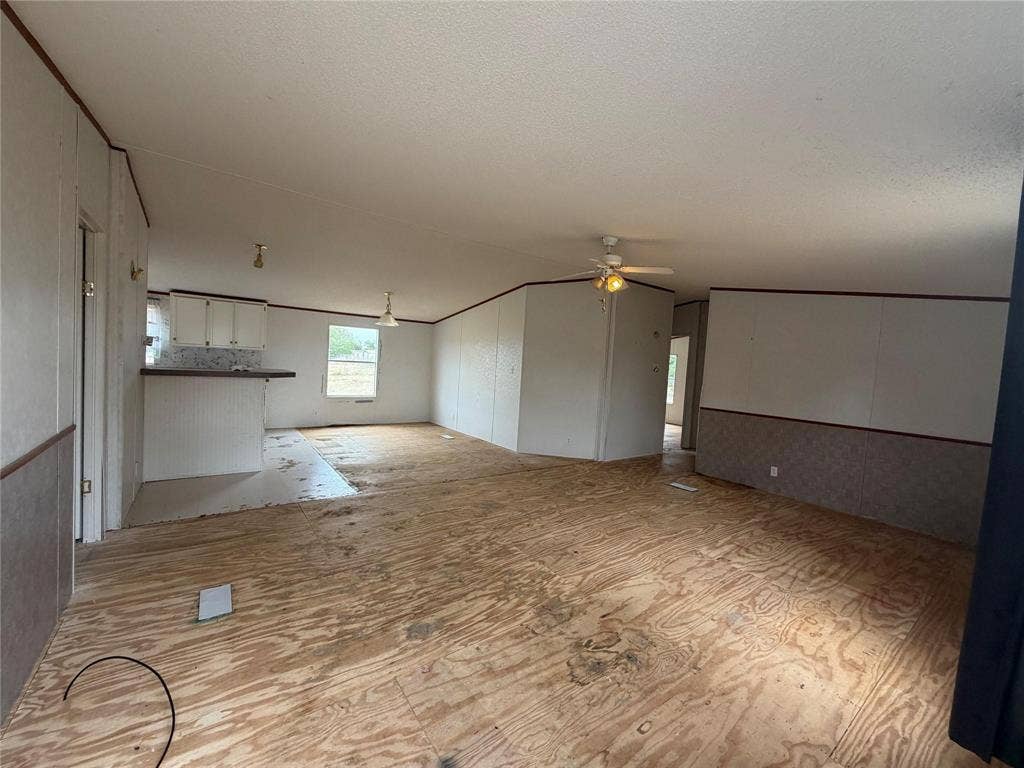 154 Hillside Drive, Troy, TX 76579 154 Hillside Drive, Troy, TX 76579