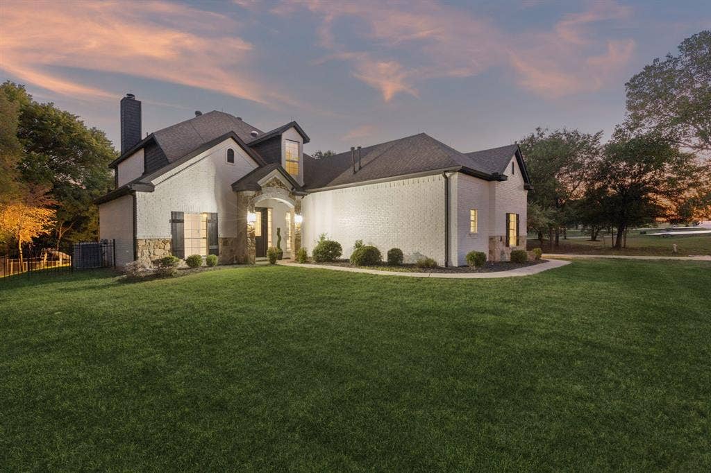 101 Deer Crossing Way, Azle, TX 76020