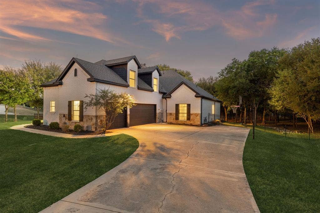 101 Deer Crossing Way, Azle, TX 76020