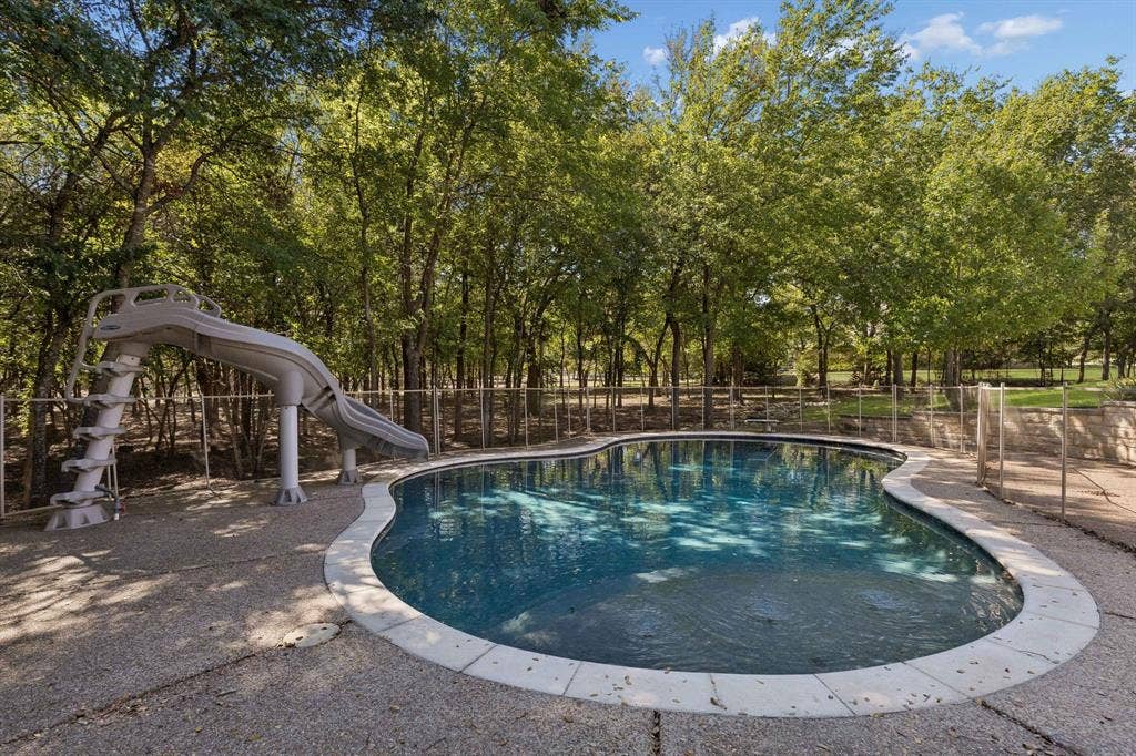 101 Deer Crossing Way, Azle, TX 76020