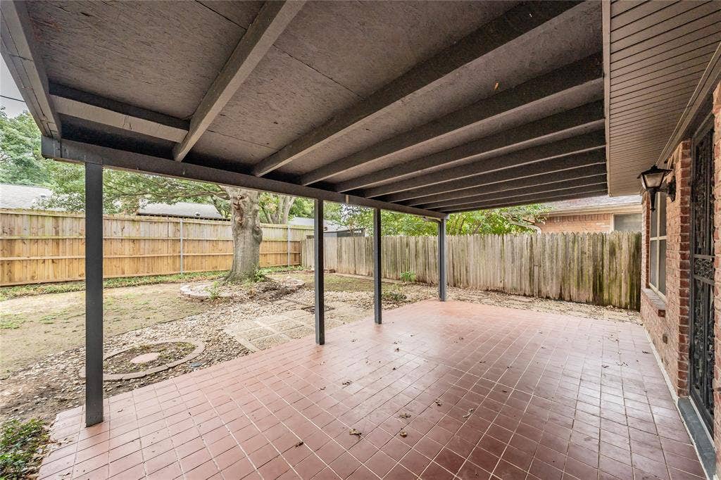 1010 Purdue Drive, Arlington, TX 76012