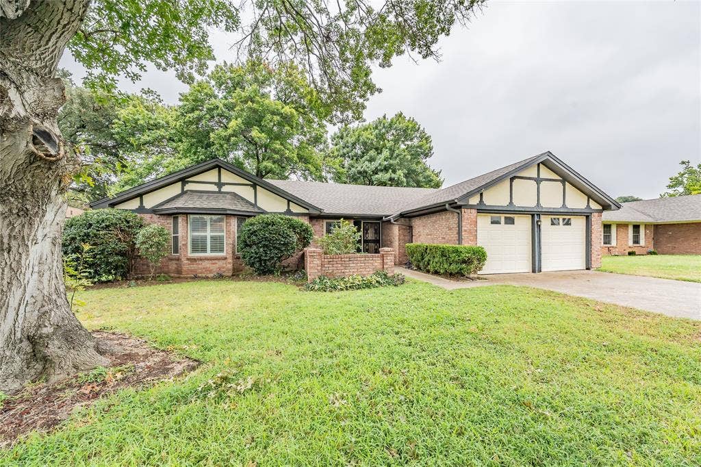 1010 Purdue Drive, Arlington, TX 76012