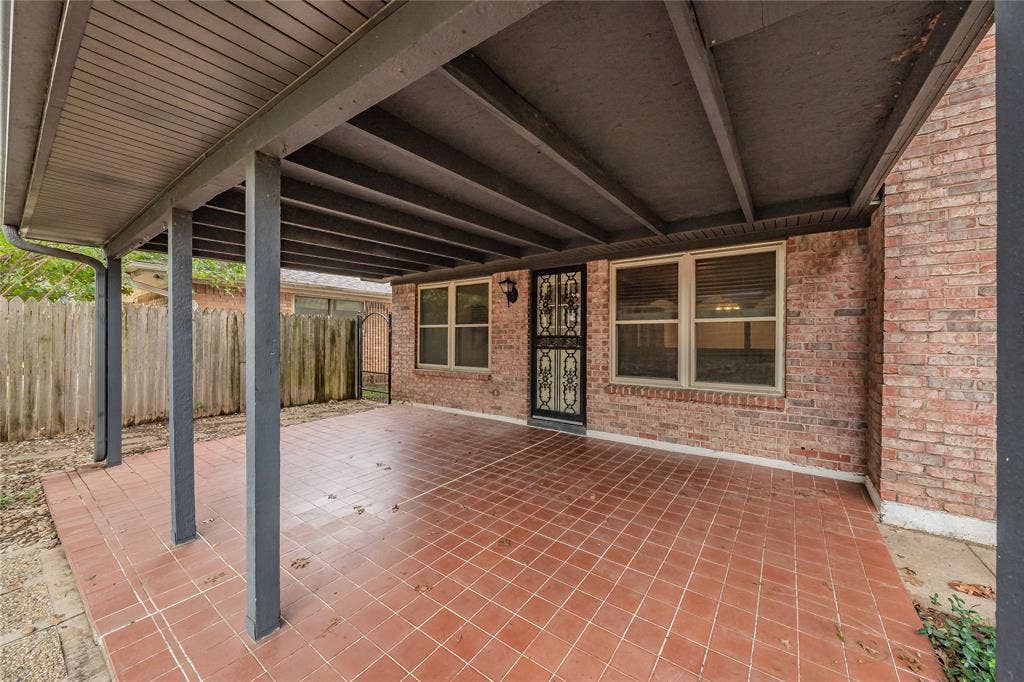1010 Purdue Drive, Arlington, TX 76012
