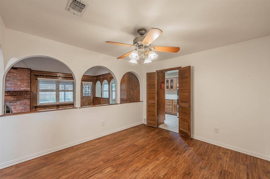 1010 Purdue Drive, Arlington, TX 76012