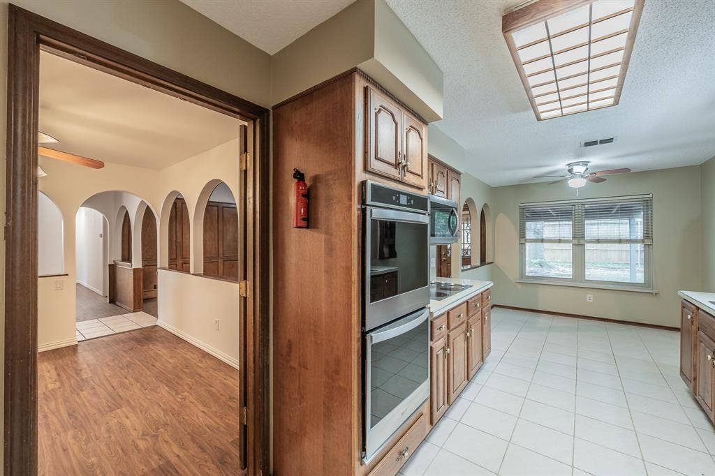 1010 Purdue Drive, Arlington, TX 76012