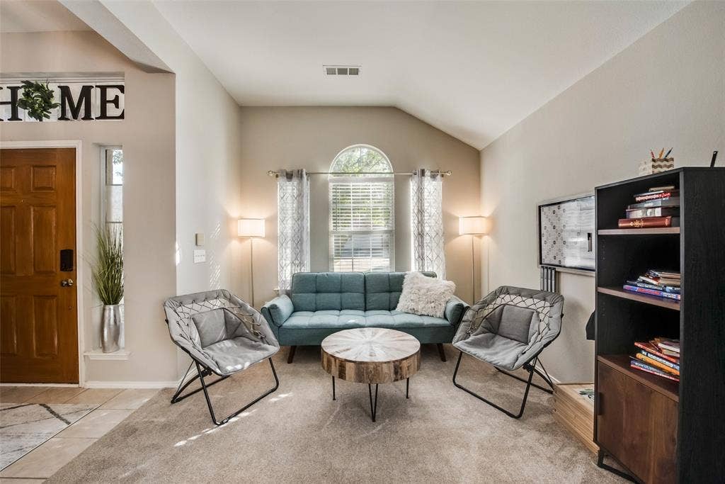 2732 Excalibur Drive, Grand Prairie, TX 75052