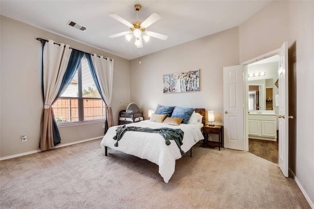 2732 Excalibur Drive, Grand Prairie, TX 75052