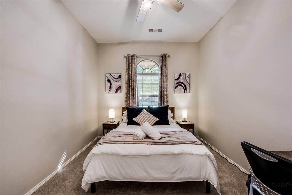 2732 Excalibur Drive, Grand Prairie, TX 75052