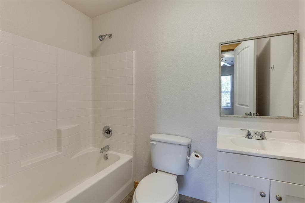 211 Davenport, Italy, TX 76651 211 Davenport, Italy, TX 76651
