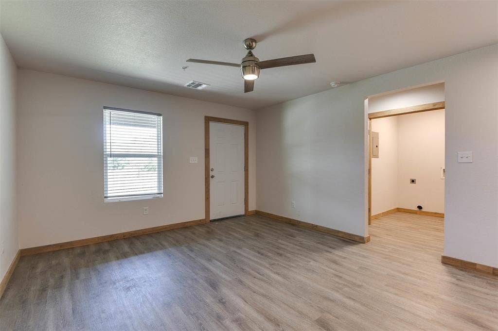 211 Davenport, Italy, TX 76651 211 Davenport, Italy, TX 76651