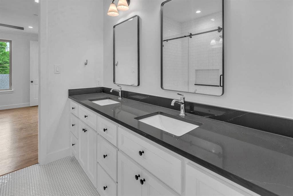 Jack and Jill full bath upstairs