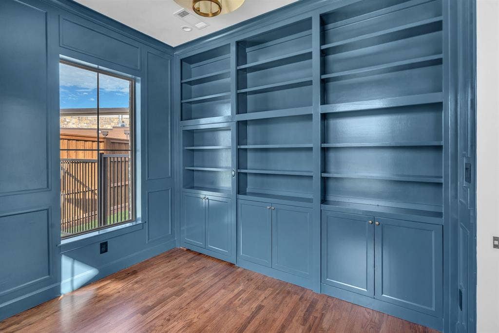 Custom built in bookcase