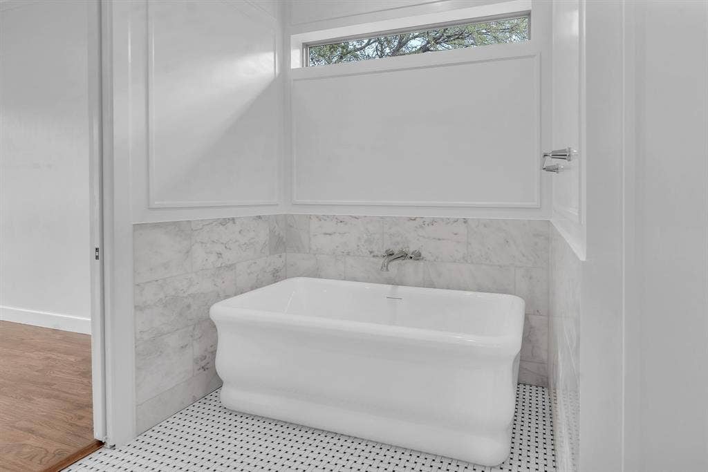 Custom tub