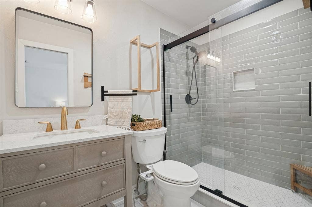 3234 Embercrest Lane, Garland, TX 75044 3234 Embercrest Lane, Garland, TX 75044