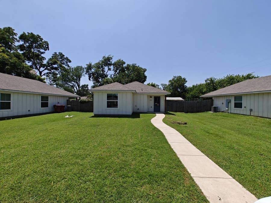 Property photo for 1321 Franklin Avenue, Bonham, TX