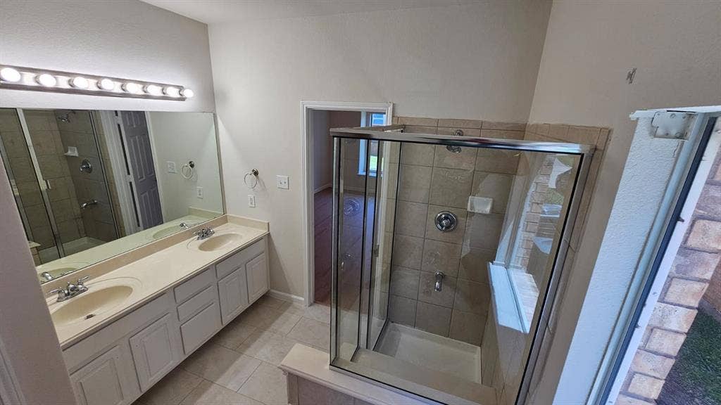5236 Hilcroft Road, Fort Worth, TX 76244