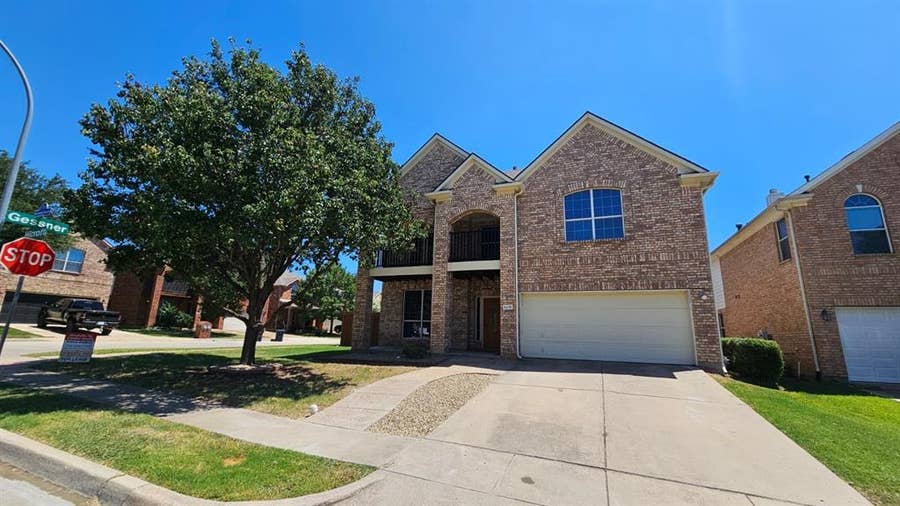 Property photo for 5236 Hilcroft Road, Fort Worth, TX