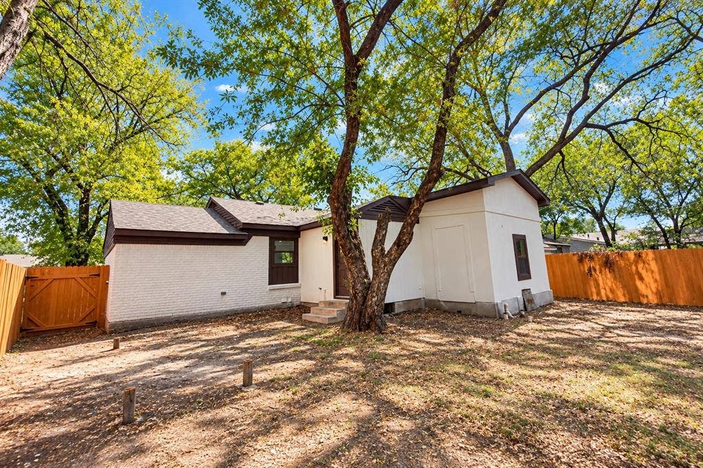 10527 Cayuga Drive, Dallas, TX 75228