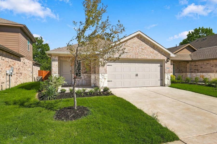 Property photo for 933 Jefferson Way, Sherman, TX