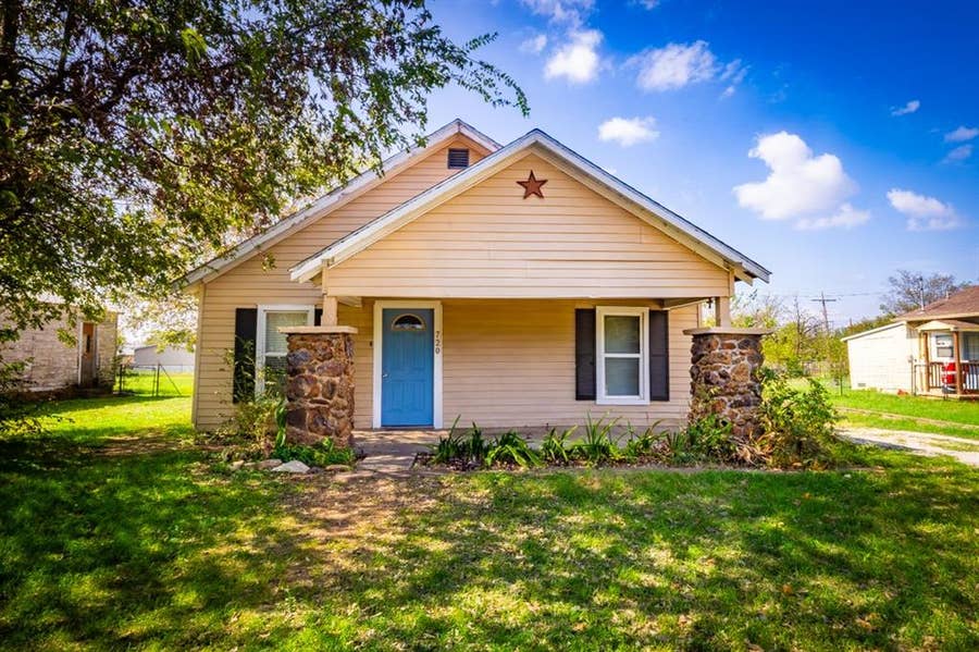Property photo for 720 Texas Street, Graham, TX