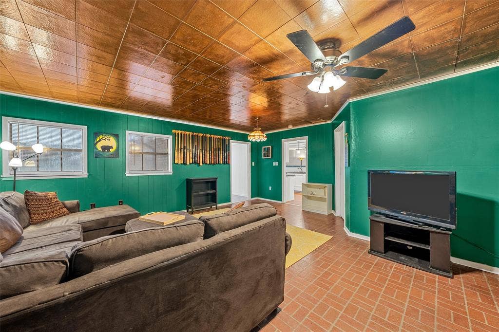 5713 Roberts Drive, Waco, TX 76710 5713 Roberts Drive, Waco, TX 76710
