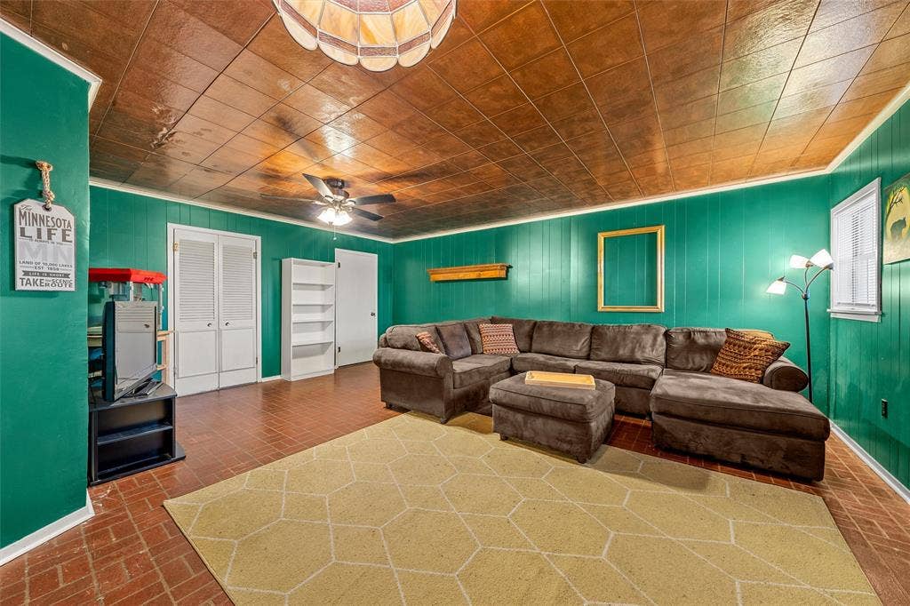 5713 Roberts Drive, Waco, TX 76710 5713 Roberts Drive, Waco, TX 76710