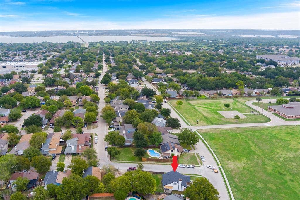 506 E Springdale Lane, Grand Prairie, TX 75052