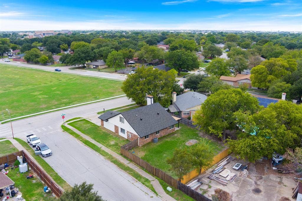 506 E Springdale Lane, Grand Prairie, TX 75052