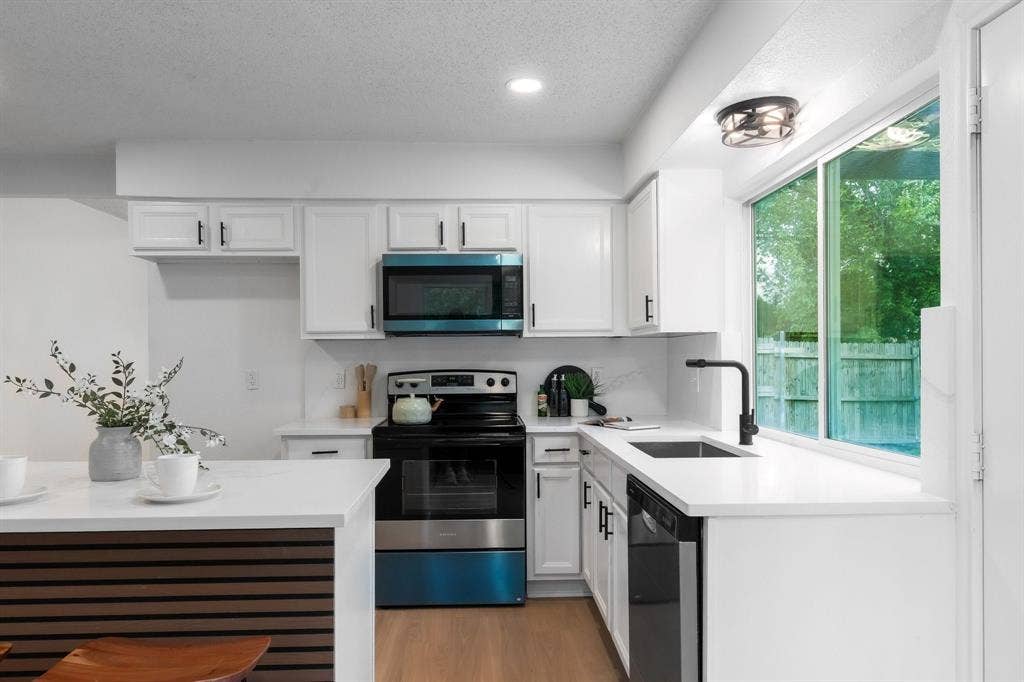 506 E Springdale Lane, Grand Prairie, TX 75052