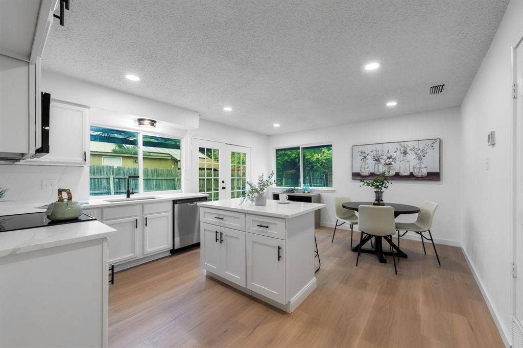 506 E Springdale Lane, Grand Prairie, TX 75052