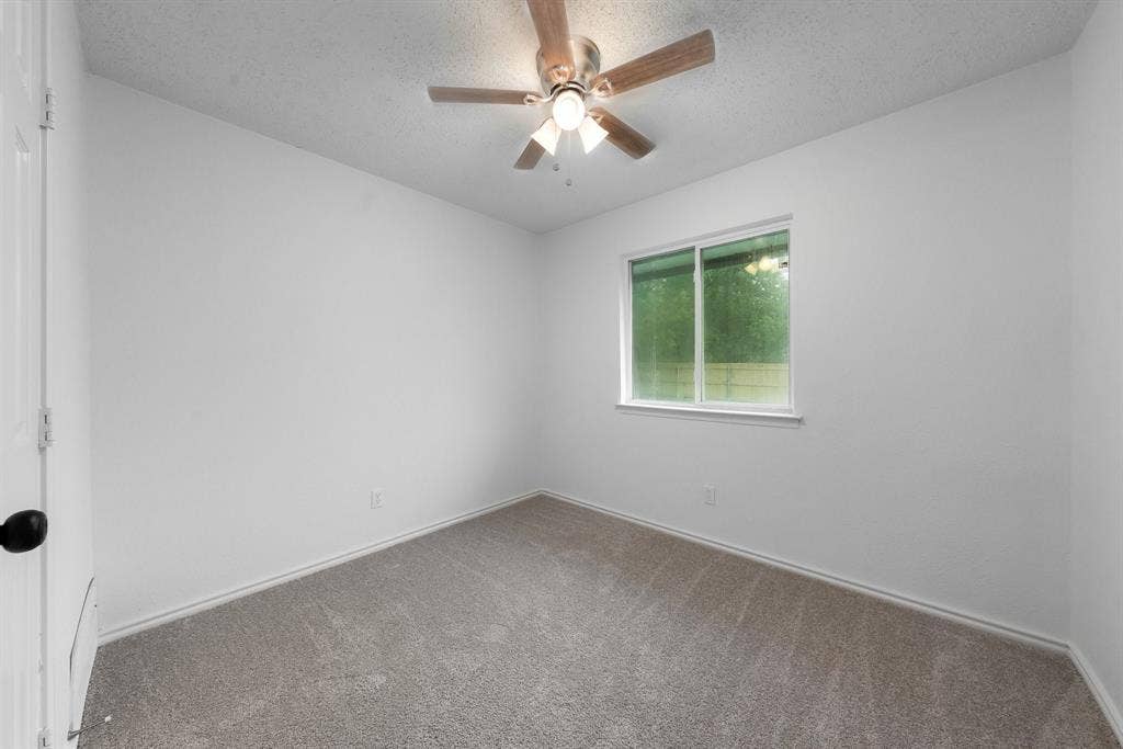 506 E Springdale Lane, Grand Prairie, TX 75052