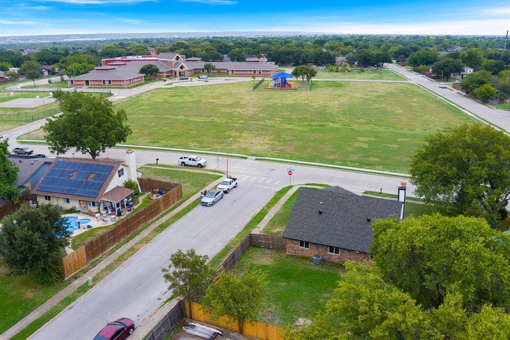 506 E Springdale Lane, Grand Prairie, TX 75052